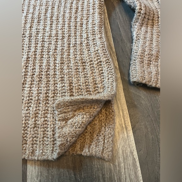 Abercrombie and Fitch Ribbed Turtleneck Sweater SZ S - Picture 3 of 10